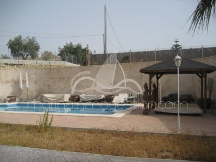 Chalet independiente, Situado en Elche Alicante 2