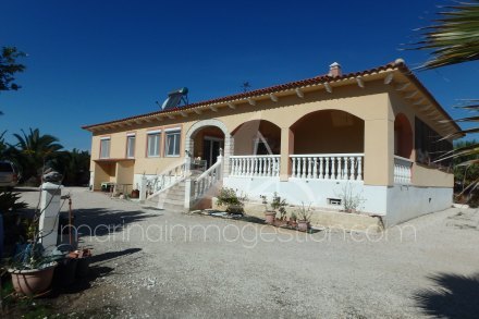 Chalet independiente, Situado en Elche Alicante 17