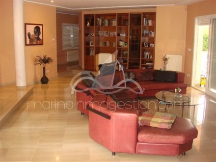 Chalet independiente, Situado en Elche Alicante 18